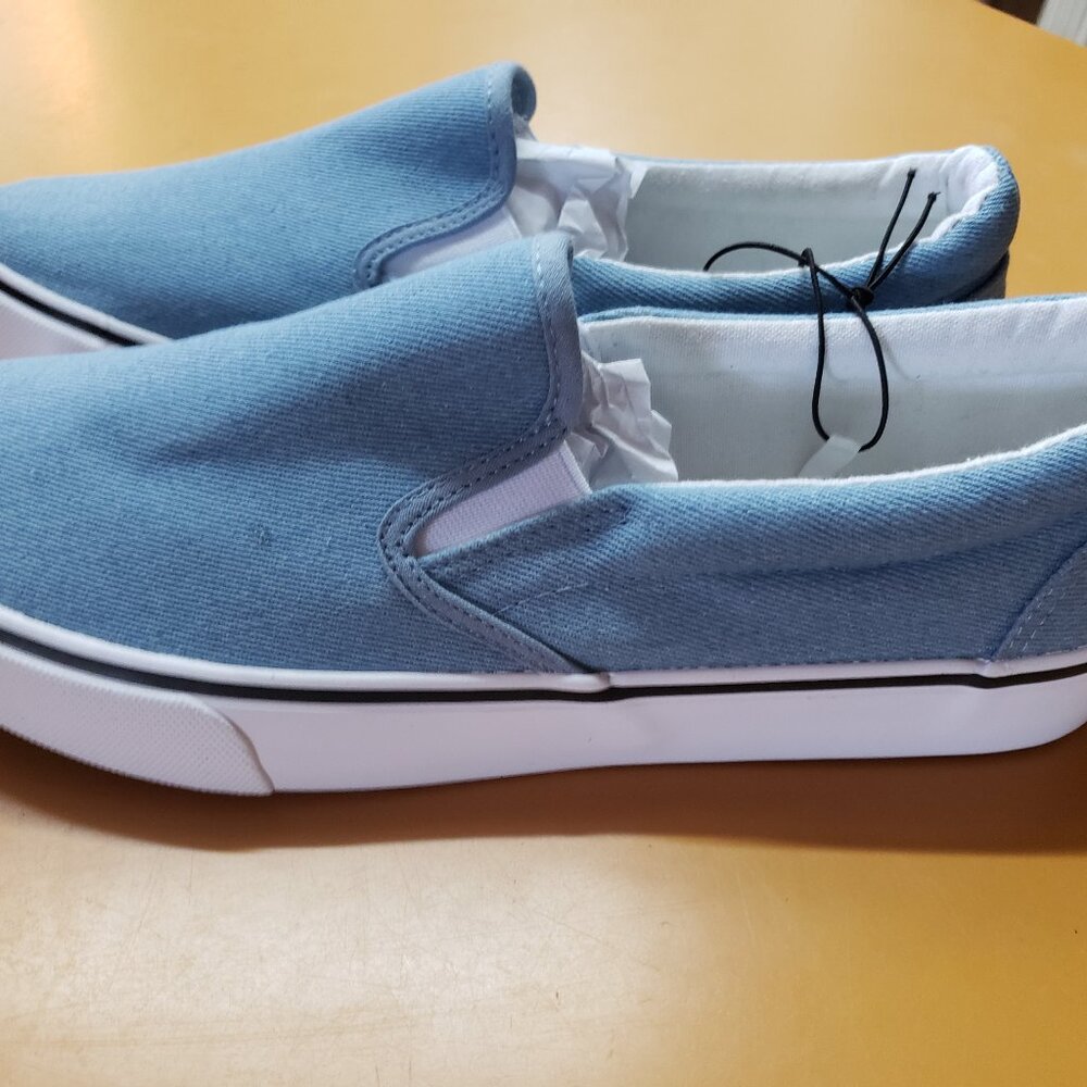 Emma- Low top, slip Ons, Women's fashion sneakers in Denim size 9